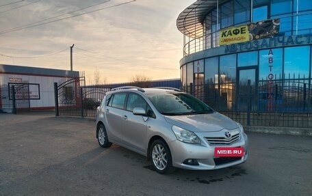 Toyota Verso I, 2011 год, 1 200 000 рублей, 2 фотография