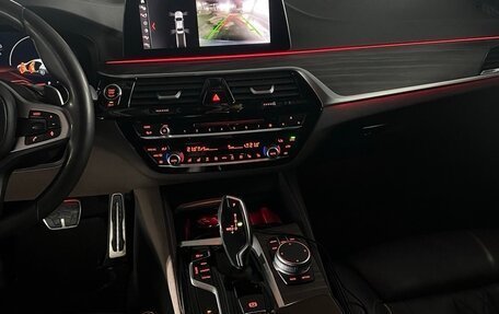 BMW 5 серия, 2019 год, 3 800 000 рублей, 9 фотография