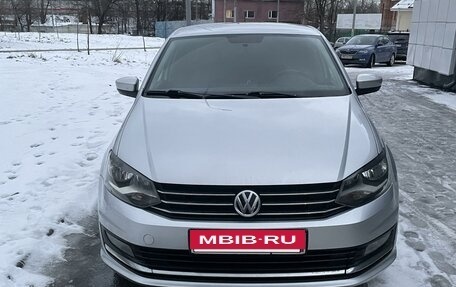 Volkswagen Polo VI (EU Market), 2015 год, 1 050 000 рублей, 3 фотография