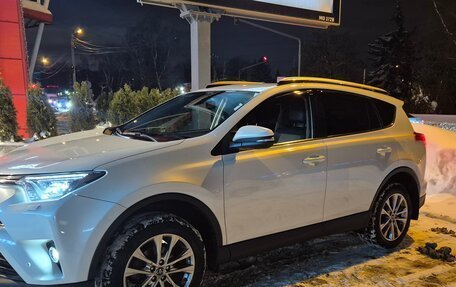 Toyota RAV4, 2017 год, 2 850 000 рублей, 2 фотография