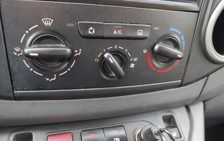 Peugeot Partner II рестайлинг 2, 2010 год, 960 000 рублей, 24 фотография