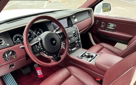 Rolls-Royce Cullinan, 2019 год, 31 500 000 рублей, 16 фотография