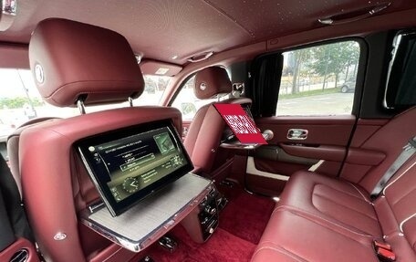 Rolls-Royce Cullinan, 2019 год, 31 500 000 рублей, 21 фотография