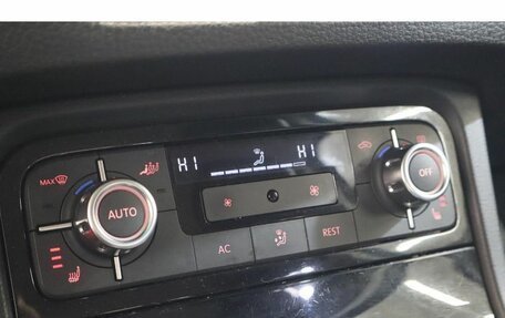 Volkswagen Touareg III, 2011 год, 1 814 000 рублей, 13 фотография