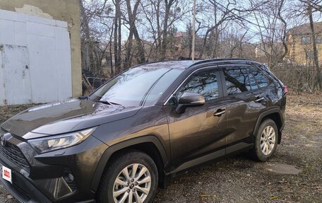 Toyota RAV4, 2020 год, 3 250 000 рублей, 2 фотография