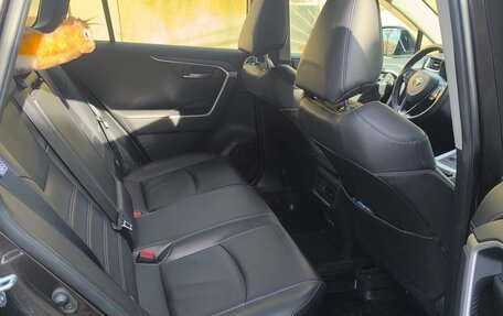 Toyota RAV4, 2020 год, 3 250 000 рублей, 6 фотография