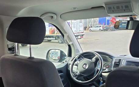 Volkswagen Caravelle T6 рестайлинг, 2019 год, 3 900 000 рублей, 5 фотография