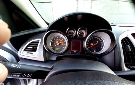 Opel Astra J, 2011 год, 820 000 рублей, 24 фотография