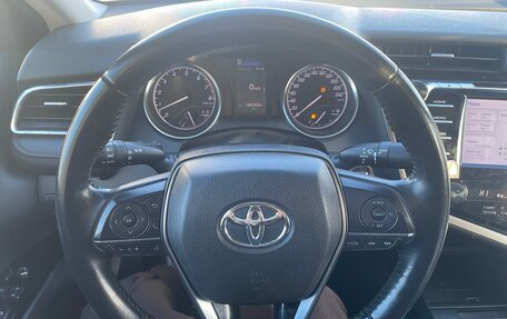 Toyota Camry, 2018 год, 2 250 000 рублей, 12 фотография