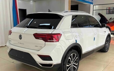 Volkswagen T-Roc I, 2022 год, 2 165 000 рублей, 5 фотография