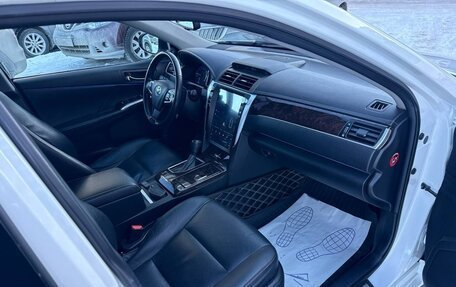 Toyota Camry, 2017 год, 2 550 000 рублей, 7 фотография