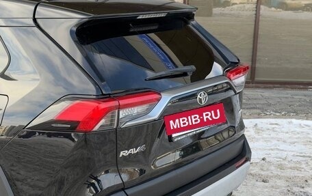 Toyota RAV4, 2019 год, 2 790 000 рублей, 2 фотография