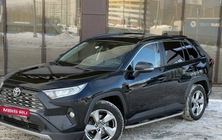 Toyota RAV4, 2019 год, 2 790 000 рублей, 13 фотография