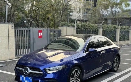 Mercedes-Benz A-Класс, 2021 год, 1 980 000 рублей, 1 фотография