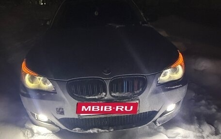 BMW 5 серия, 2004 год, 650 000 рублей, 3 фотография