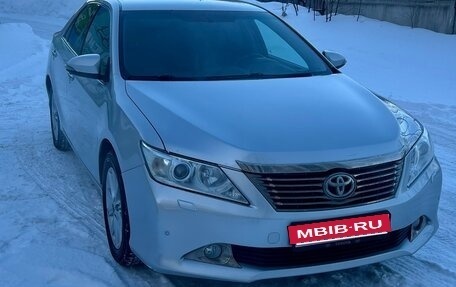 Toyota Camry, 2014 год, 1 990 000 рублей, 3 фотография