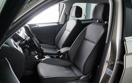 Volkswagen Tiguan II, 2018 год, 2 089 000 рублей, 10 фотография