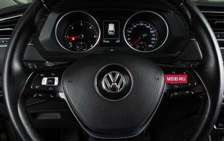 Volkswagen Tiguan II, 2018 год, 2 089 000 рублей, 17 фотография