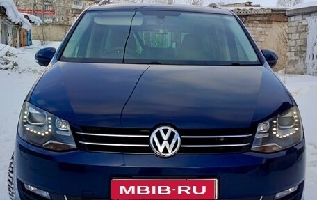Volkswagen Sharan II, 2011 год, 1 420 000 рублей, 1 фотография