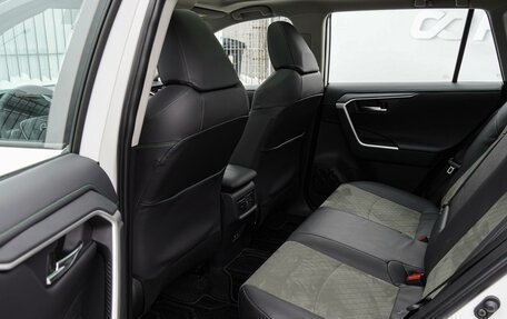 Toyota RAV4, 2025 год, 4 400 000 рублей, 11 фотография