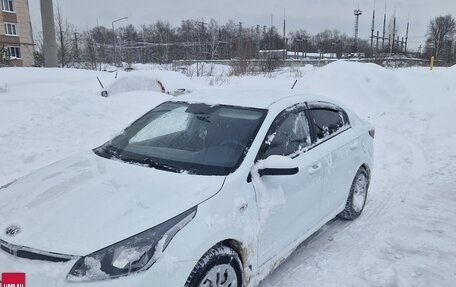 KIA Rio IV, 2019 год, 1 350 000 рублей, 3 фотография