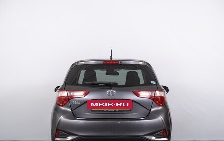 Toyota Vitz, 2019 год, 999 000 рублей, 5 фотография