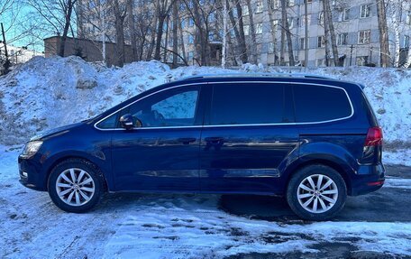 Volkswagen Sharan II, 2011 год, 1 235 000 рублей, 2 фотография