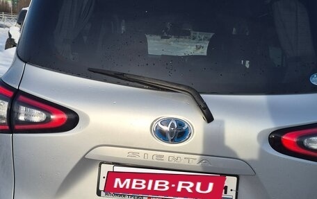 Toyota Sienta II, 2016 год, 1 350 000 рублей, 10 фотография