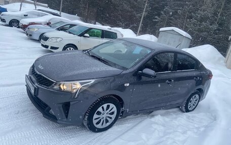 KIA Rio IV, 2021 год, 1 585 000 рублей, 2 фотография