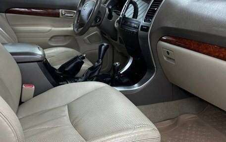 Toyota Land Cruiser Prado 120 рестайлинг, 2007 год, 2 790 000 рублей, 10 фотография