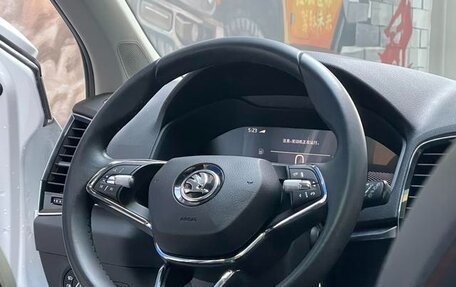 Skoda Karoq I, 2023 год, 2 050 000 рублей, 11 фотография