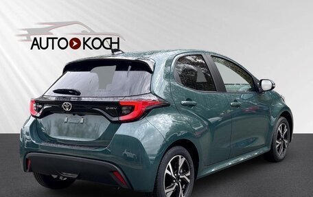 Toyota Yaris, 2025 год, 3 345 000 рублей, 5 фотография