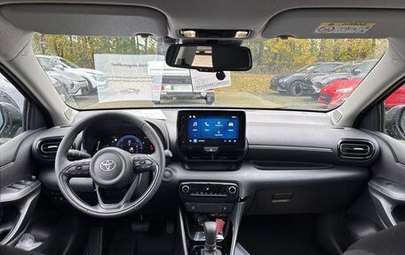 Toyota Yaris, 2025 год, 3 345 000 рублей, 14 фотография