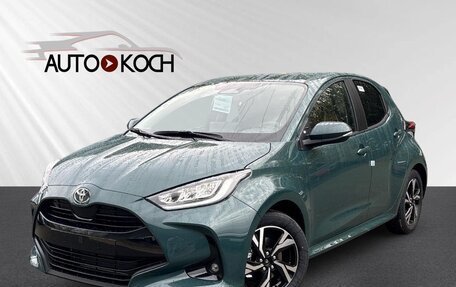 Toyota Yaris, 2025 год, 3 345 000 рублей, 2 фотография