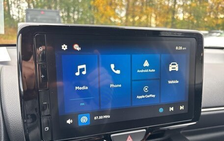 Toyota Yaris, 2025 год, 3 345 000 рублей, 8 фотография