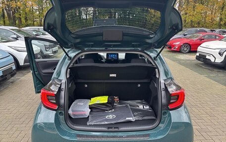 Toyota Yaris, 2025 год, 3 345 000 рублей, 4 фотография