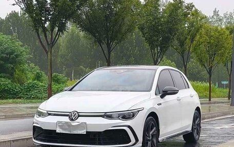 Volkswagen Golf VIII, 2022 год, 2 050 000 рублей, 1 фотография