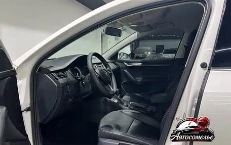 Skoda Octavia, 2021 год, 1 750 000 рублей, 8 фотография