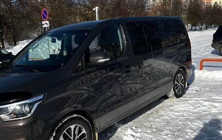 Hyundai Grand Starex Grand Starex I рестайлинг 2, 2019 год, 3 220 000 рублей, 3 фотография