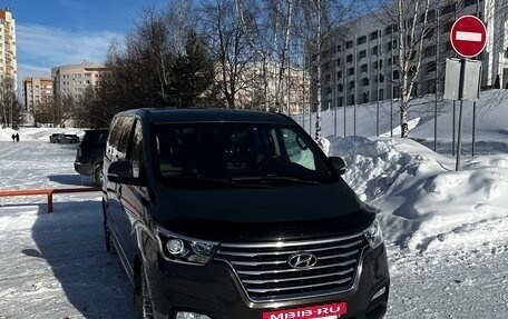 Hyundai Grand Starex Grand Starex I рестайлинг 2, 2019 год, 3 220 000 рублей, 13 фотография