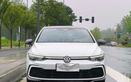 Volkswagen Golf VIII, 2022 год, 2 050 000 рублей, 2 фотография