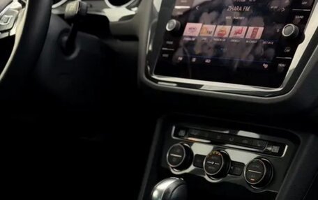 Volkswagen Tiguan II, 2018 год, 2 650 000 рублей, 6 фотография