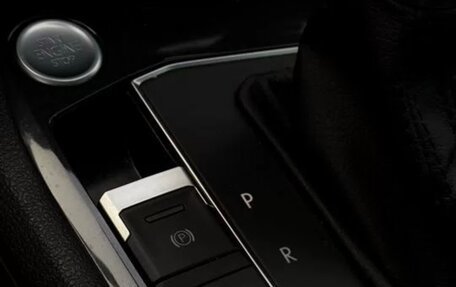 Volkswagen Tiguan II, 2018 год, 2 650 000 рублей, 8 фотография