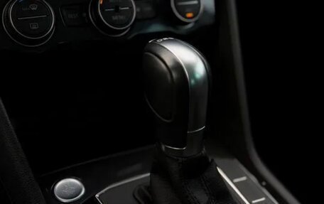 Volkswagen Tiguan II, 2018 год, 2 650 000 рублей, 10 фотография