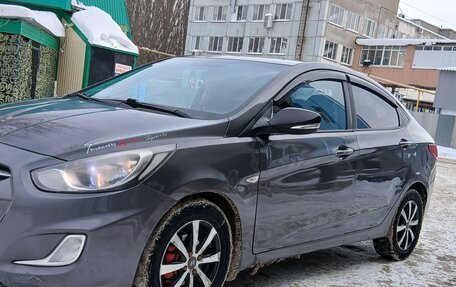 Hyundai Solaris II рестайлинг, 2012 год, 480 000 рублей, 3 фотография