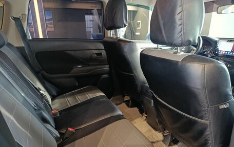 Mitsubishi Outlander III рестайлинг 3, 2013 год, 1 249 000 рублей, 8 фотография