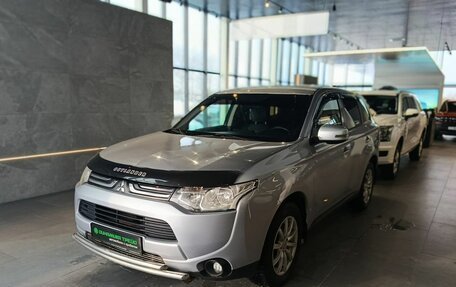 Mitsubishi Outlander III рестайлинг 3, 2013 год, 1 249 000 рублей, 2 фотография