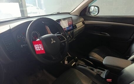 Mitsubishi Outlander III рестайлинг 3, 2013 год, 1 249 000 рублей, 6 фотография