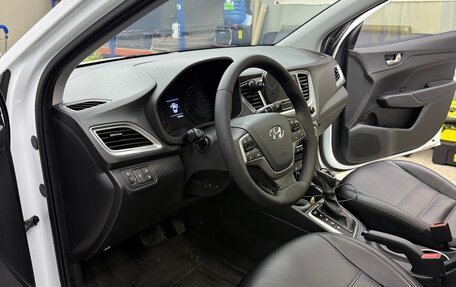 Hyundai Solaris II рестайлинг, 2019 год, 1 300 000 рублей, 25 фотография