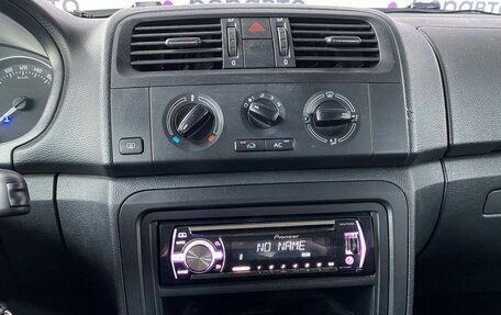 Skoda Fabia II, 2013 год, 600 000 рублей, 10 фотография